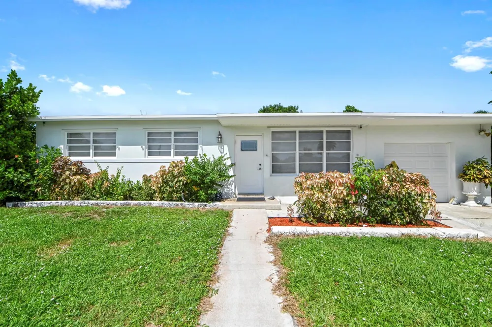 149 Cayman Drive Palm Springs, FL 33461