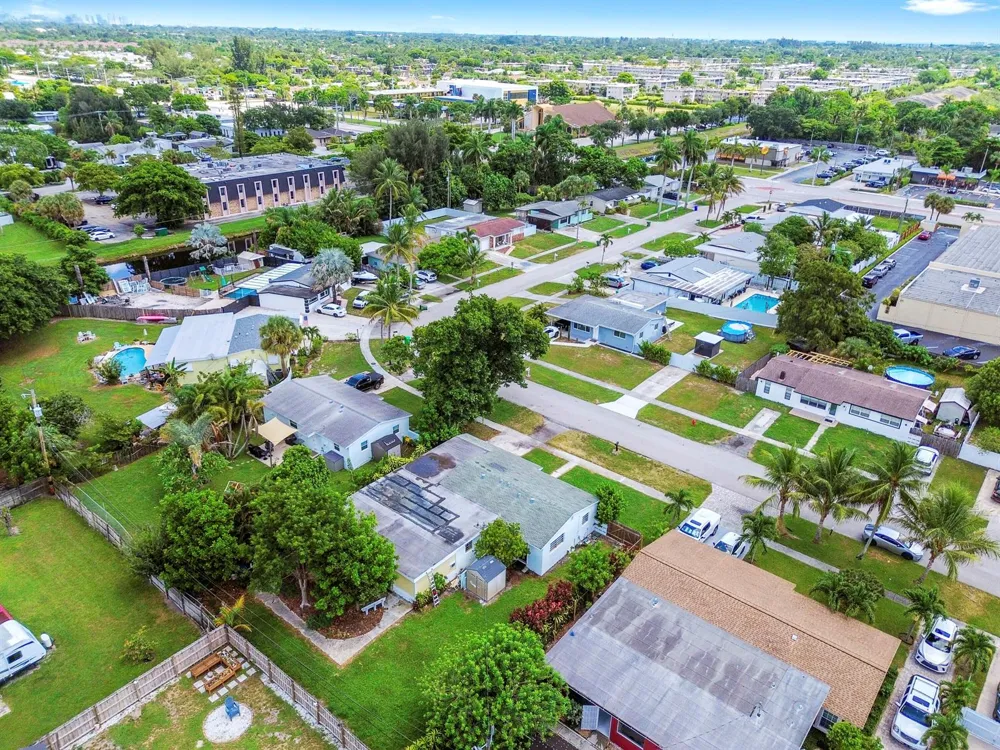 149 Cayman Drive Palm Springs, FL 33461