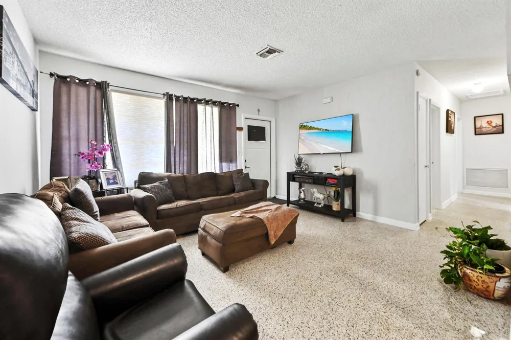 149 Cayman Drive Palm Springs, FL 33461