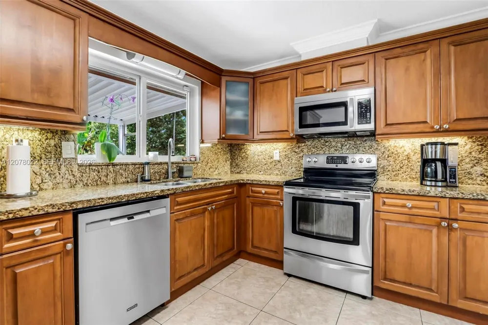 3551 SW 97th Ave Miami, FL 33165