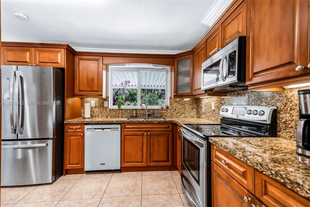 3551 SW 97th Ave Miami, FL 33165