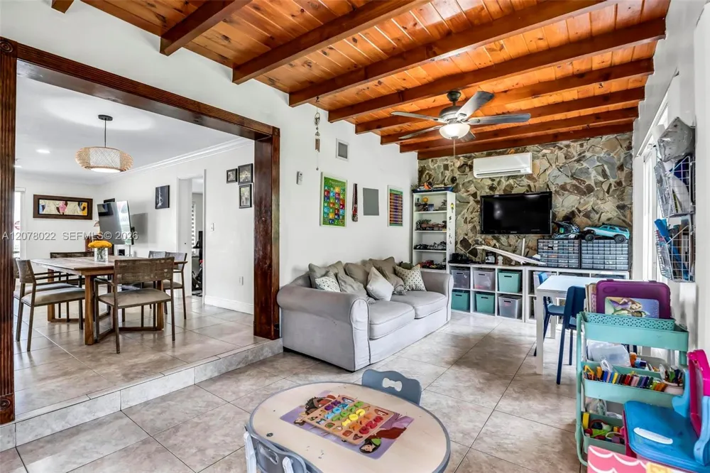 3551 SW 97th Ave Miami, FL 33165