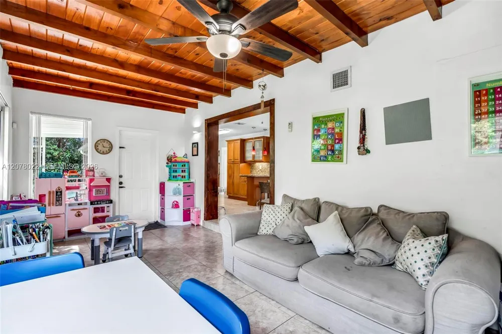 3551 SW 97th Ave Miami, FL 33165