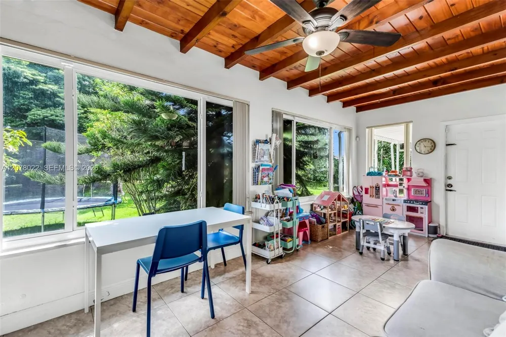 3551 SW 97th Ave Miami, FL 33165