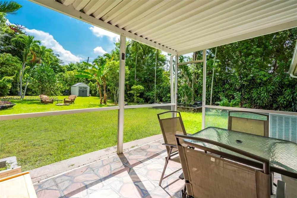 3551 SW 97th Ave Miami, FL 33165