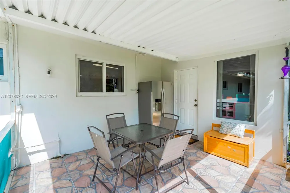 3551 SW 97th Ave Miami, FL 33165