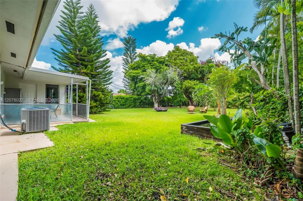 3551 SW 97th Ave Miami, FL 33165
