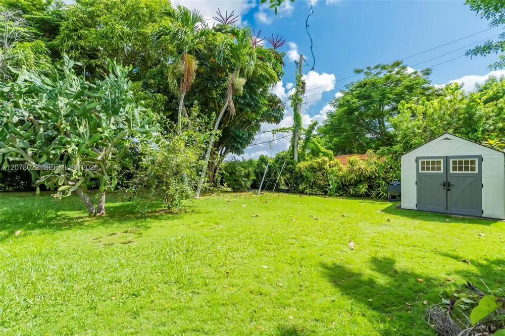 3551 SW 97th Ave Miami, FL 33165