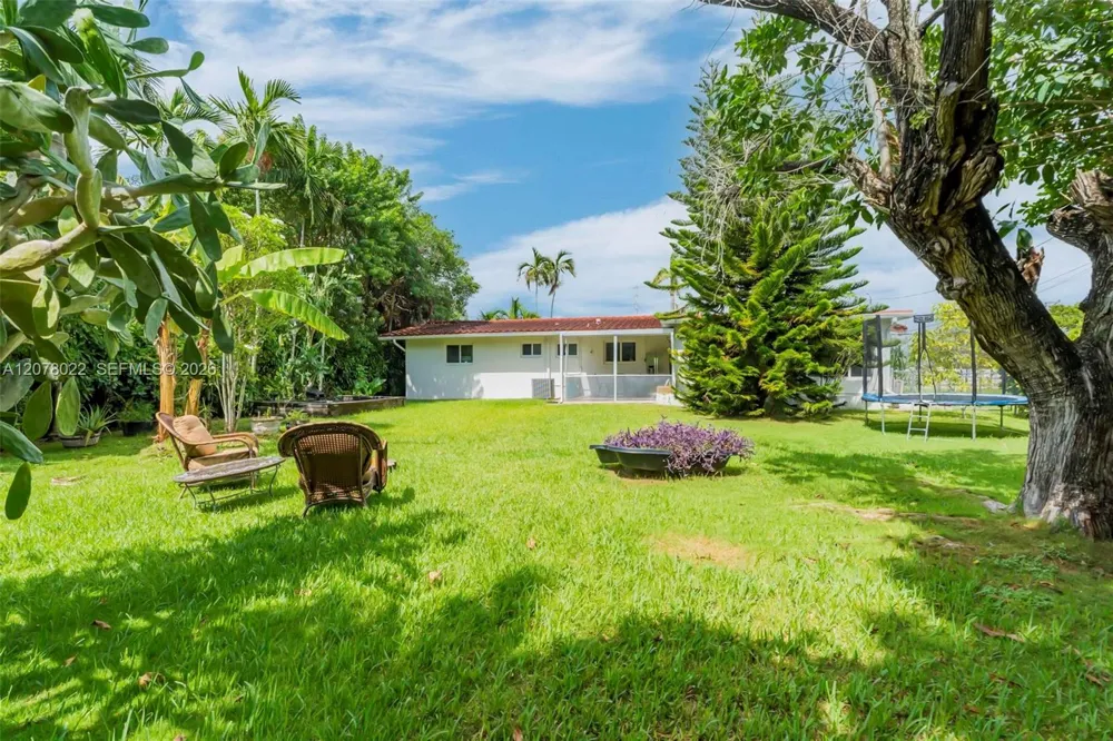3551 SW 97th Ave Miami, FL 33165