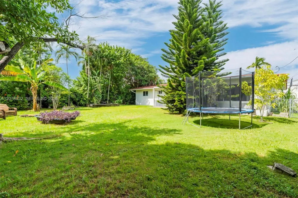 3551 SW 97th Ave Miami, FL 33165