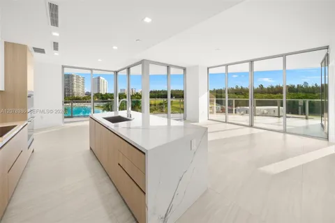 2411 Laguna Cir #311