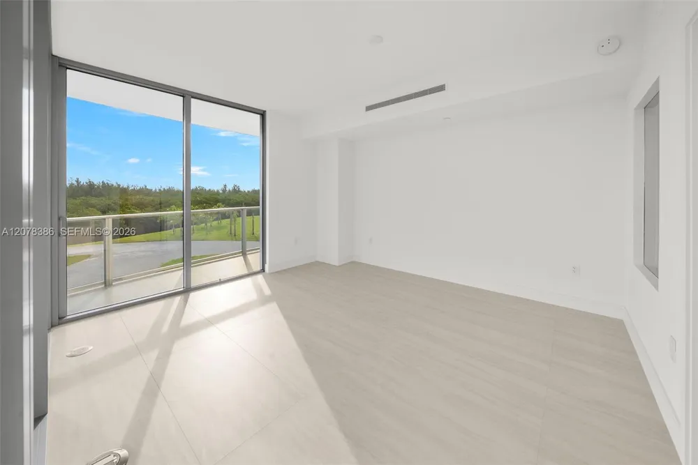 2411 Laguna Cir #311 North Miami, FL 33181