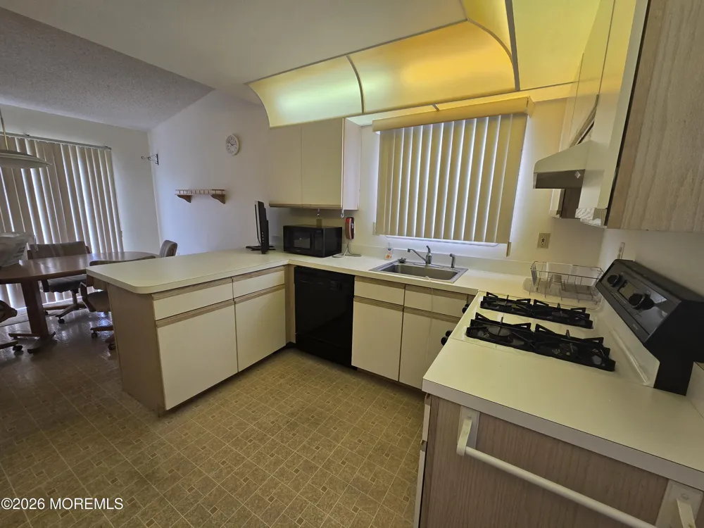 4 Cordoba Court Toms River, NJ 08757