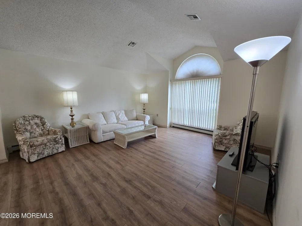 4 Cordoba Court Toms River, NJ 08757