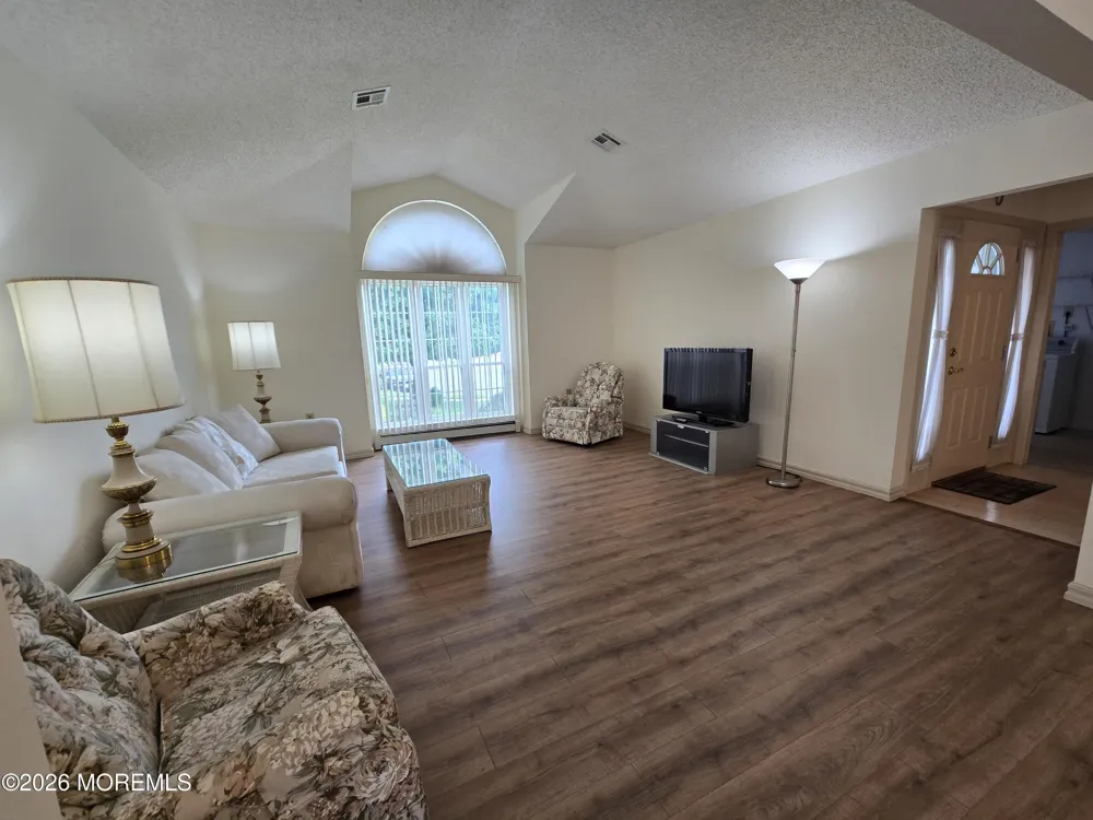 4 Cordoba Court Toms River, NJ 08757