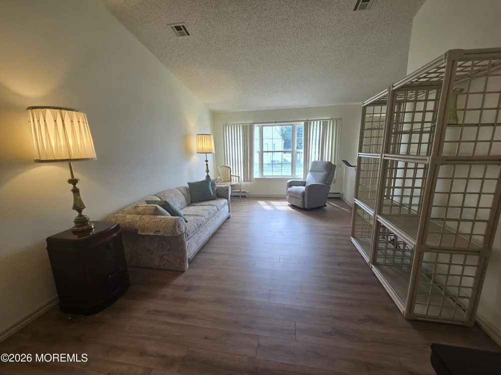 4 Cordoba Court Toms River, NJ 08757
