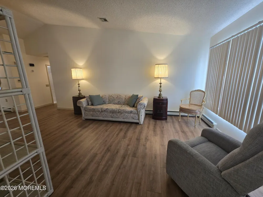4 Cordoba Court Toms River, NJ 08757