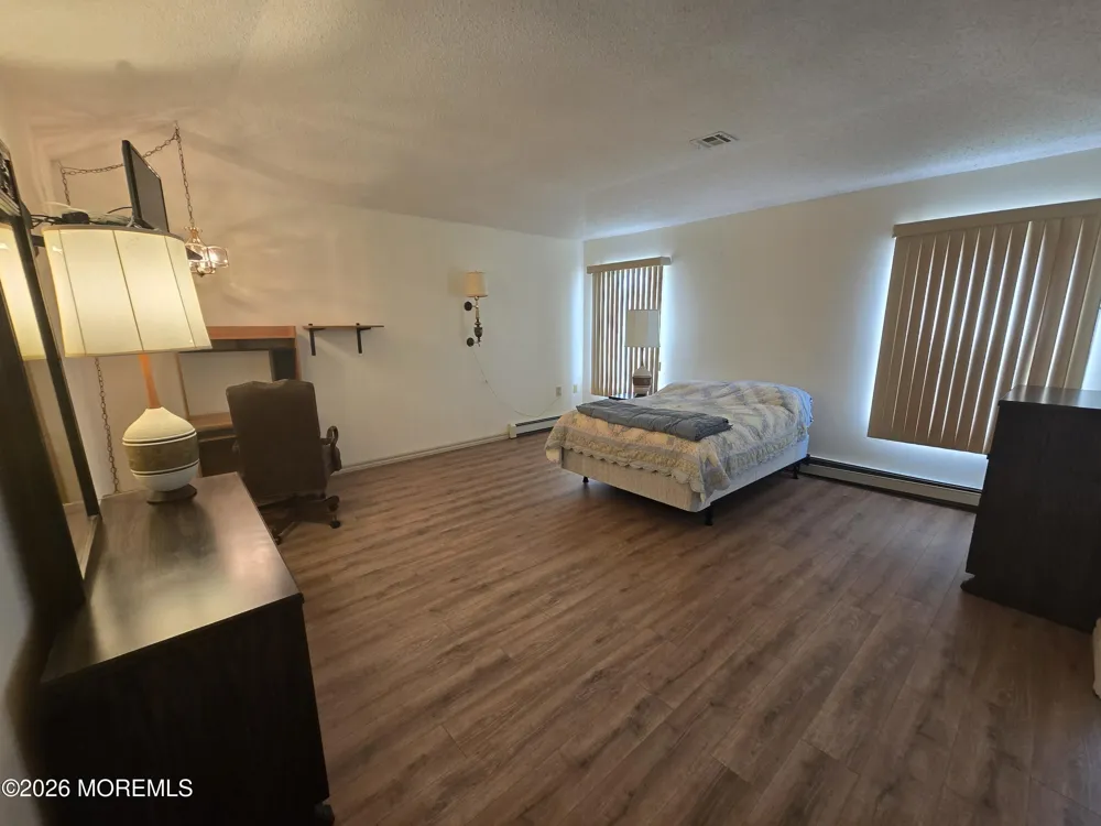 4 Cordoba Court Toms River, NJ 08757