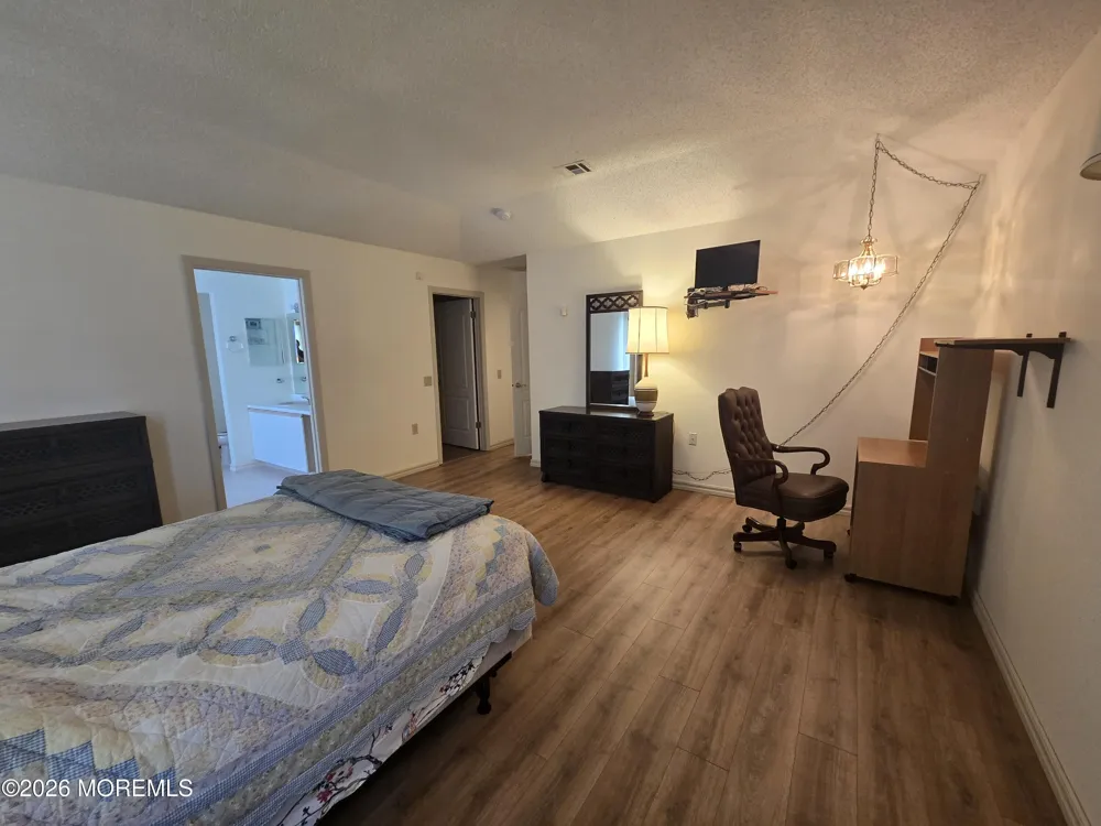 4 Cordoba Court Toms River, NJ 08757