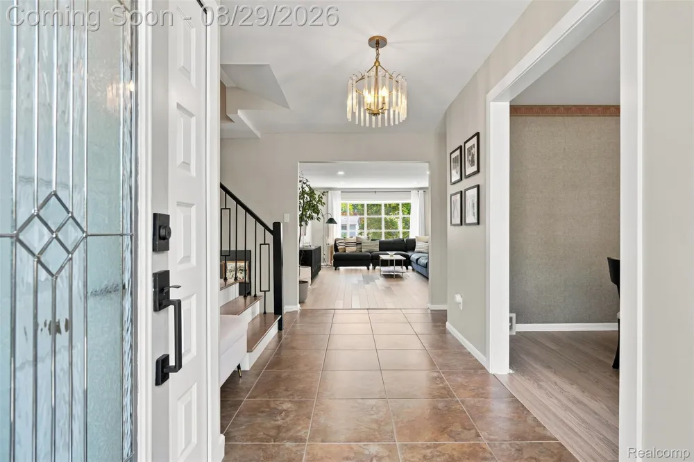 4243 Iverness Lane West Bloomfield Charter Township, MI 48323