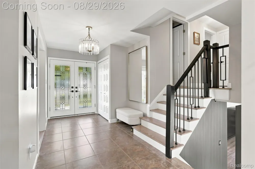 4243 Iverness Lane West Bloomfield Charter Township, MI 48323