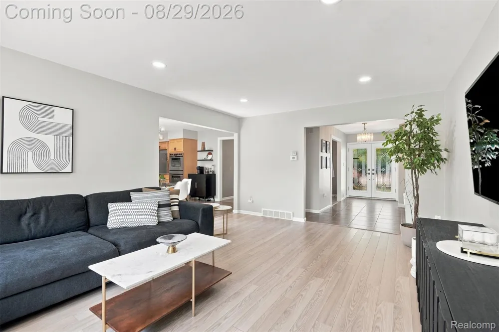 4243 Iverness Lane West Bloomfield Charter Township, MI 48323