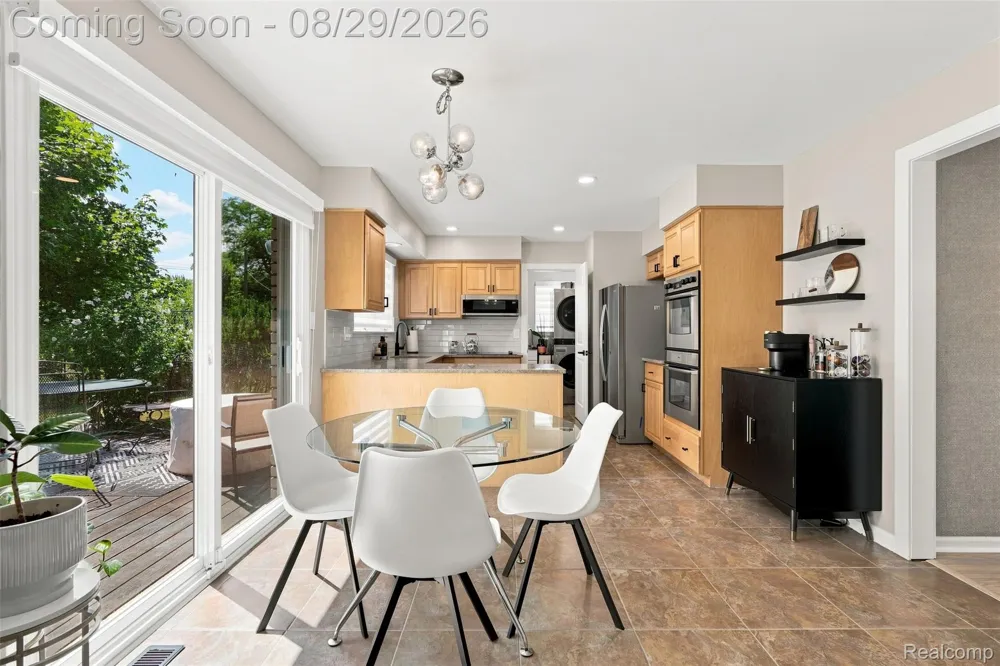 4243 Iverness Lane West Bloomfield Charter Township, MI 48323