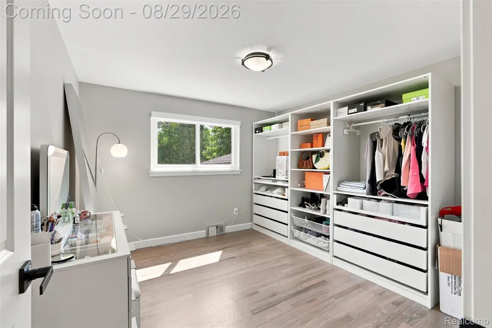 4243 Iverness Lane West Bloomfield Charter Township, MI 48323