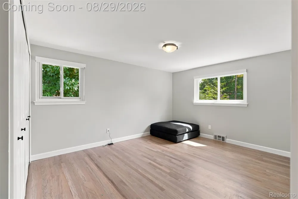 4243 Iverness Lane West Bloomfield Charter Township, MI 48323