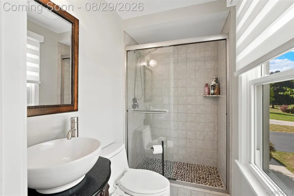 4243 Iverness Lane West Bloomfield Charter Township, MI 48323