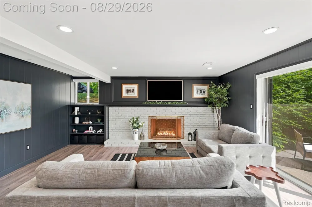 4243 Iverness Lane West Bloomfield Charter Township, MI 48323