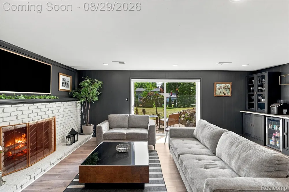 4243 Iverness Lane West Bloomfield Charter Township, MI 48323