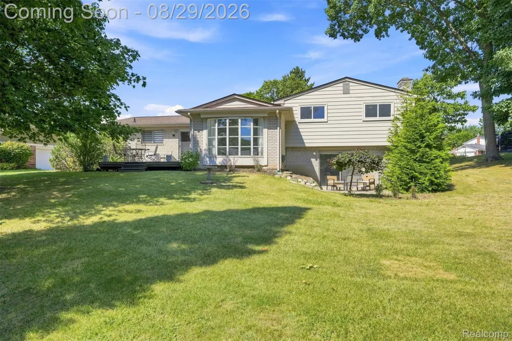 4243 Iverness Lane West Bloomfield Charter Township, MI 48323