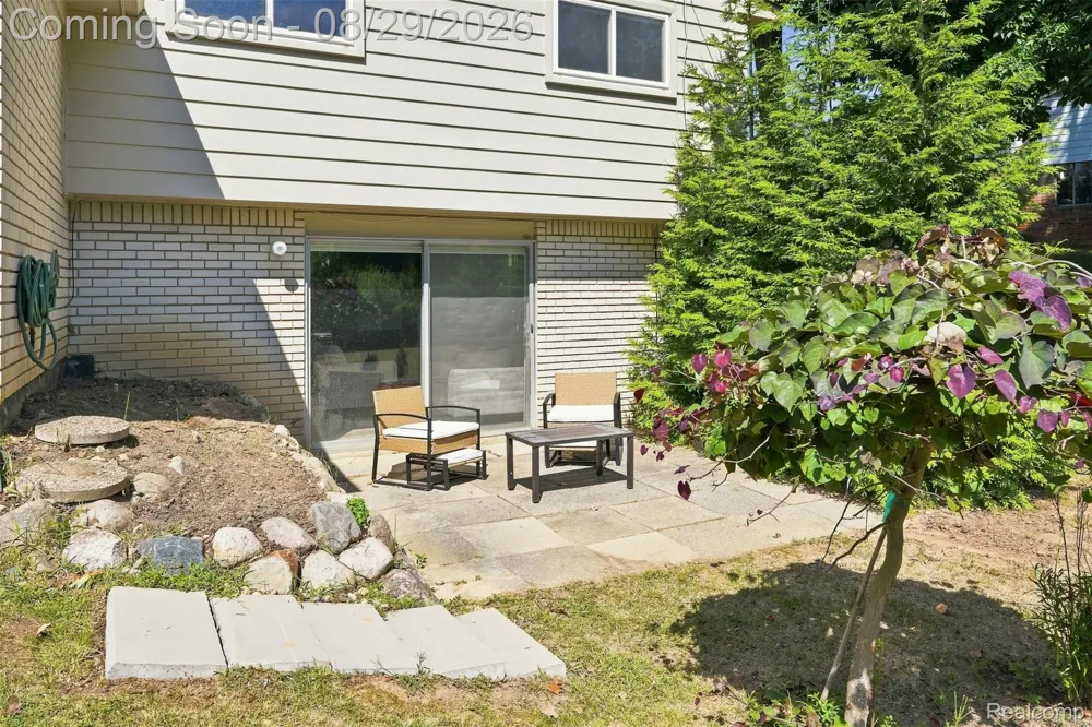 4243 Iverness Lane West Bloomfield Charter Township, MI 48323