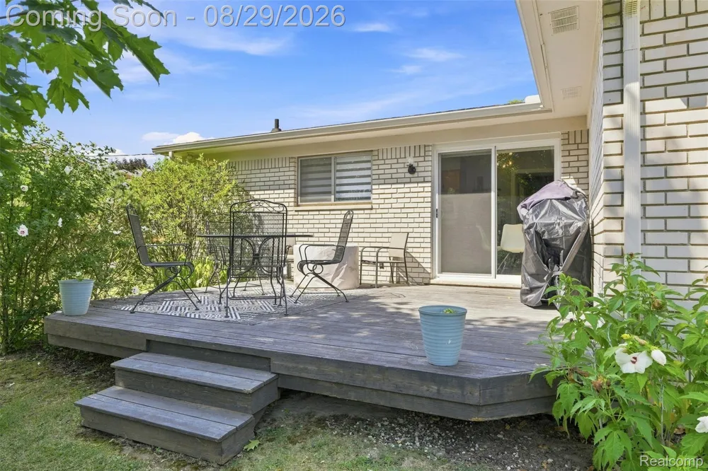 4243 Iverness Lane West Bloomfield Charter Township, MI 48323