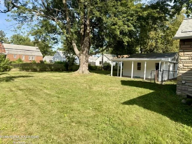 22485 Le Fever Avenue Warren City, MI 48091