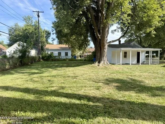 22485 Le Fever Avenue Warren City, MI 48091