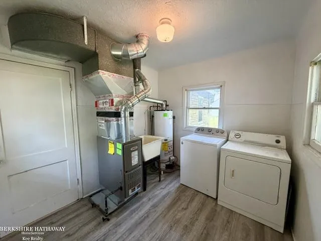22485 Le Fever Avenue Warren City, MI 48091