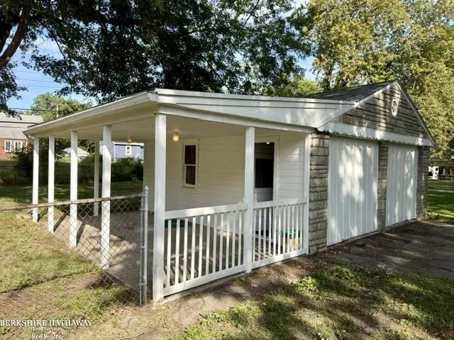 22485 Le Fever Avenue Warren City, MI 48091