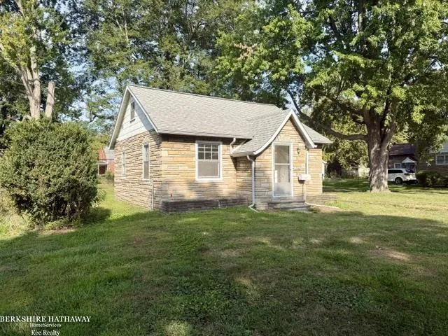 22485 Le Fever Avenue Warren City, MI 48091