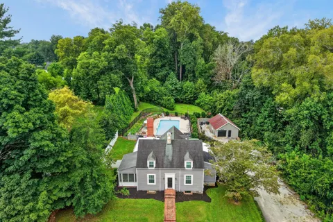 111 Westwood Dr