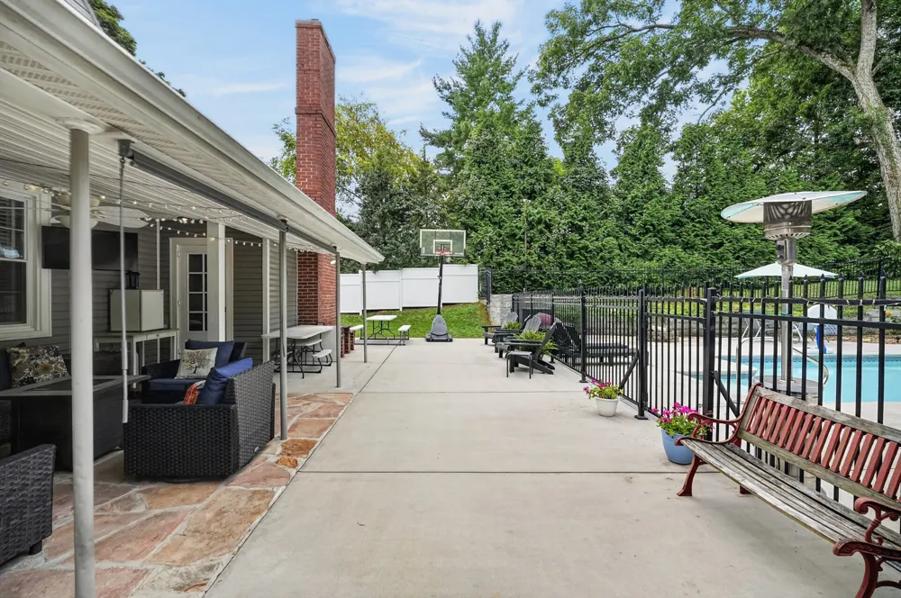 111 Westwood Dr McMinnville, TN 37110