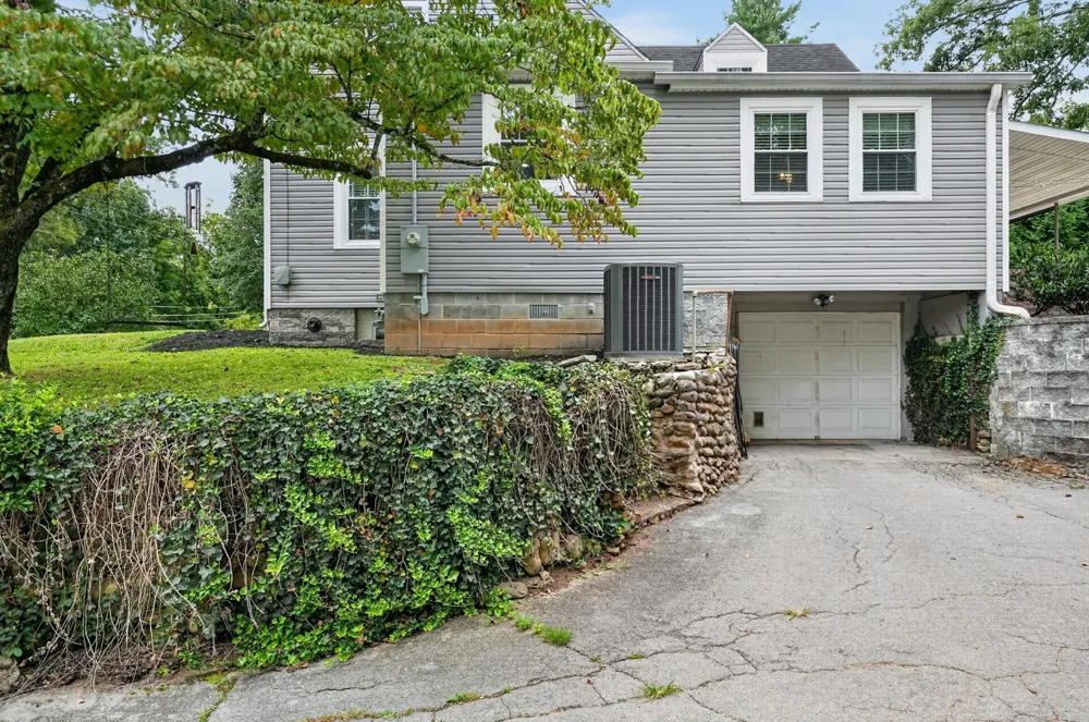 111 Westwood Dr McMinnville, TN 37110