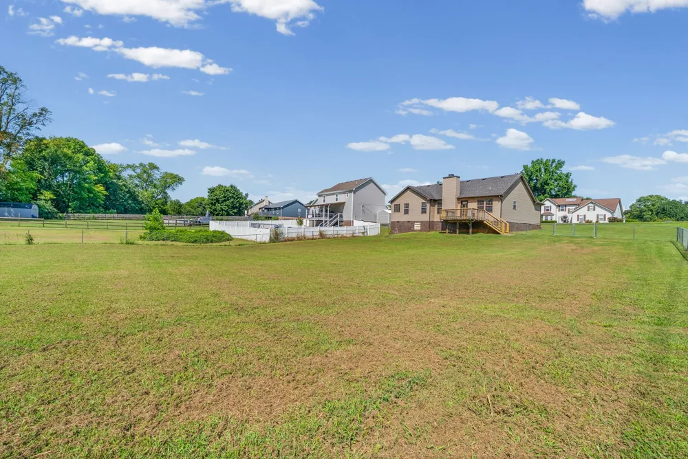 2432 Artie Manning Rd Clarksville, TN 37042
