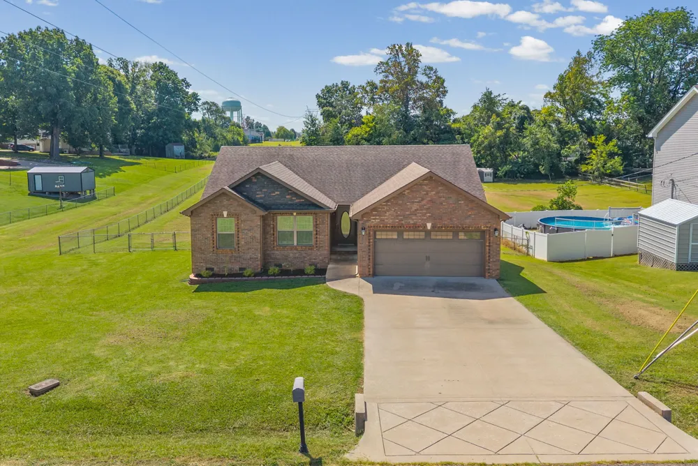 2432 Artie Manning Rd Clarksville, TN 37042