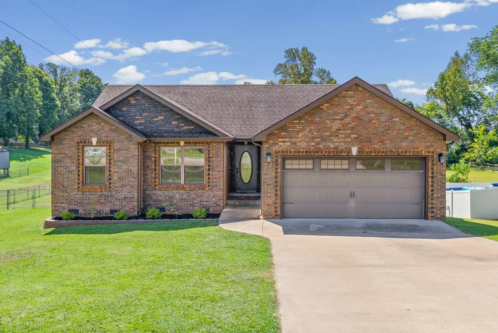 2432 Artie Manning Rd Clarksville, TN 37042