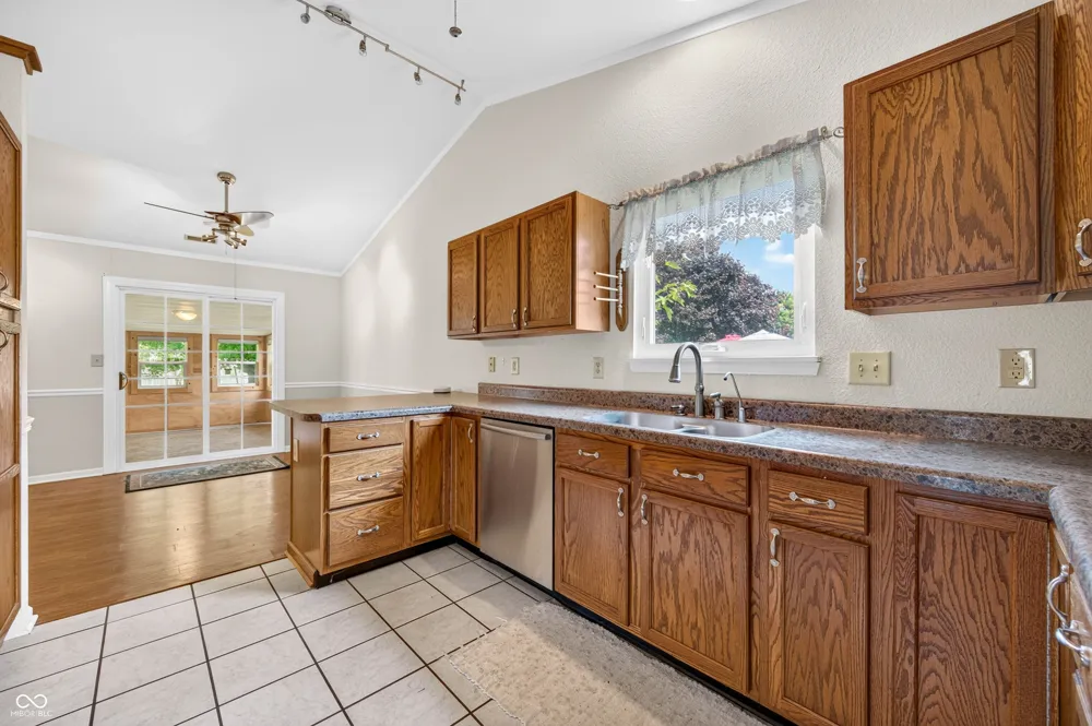 1240 Matthews Court Franklin, IN 46131