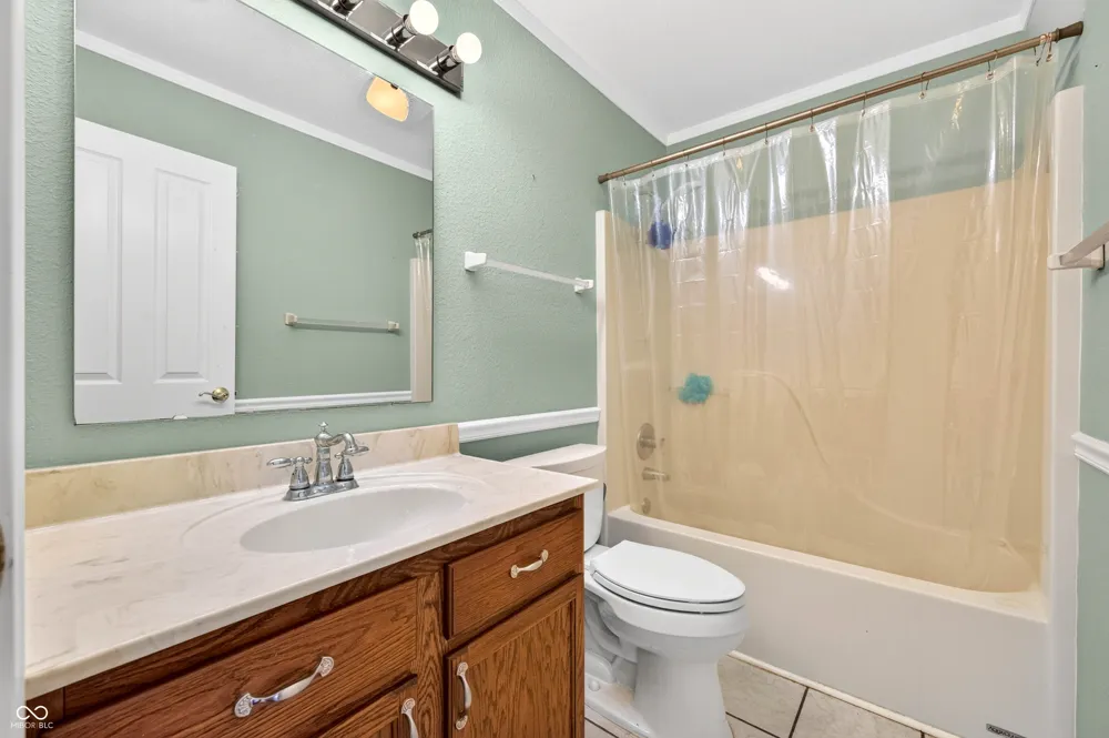 1240 Matthews Court Franklin, IN 46131