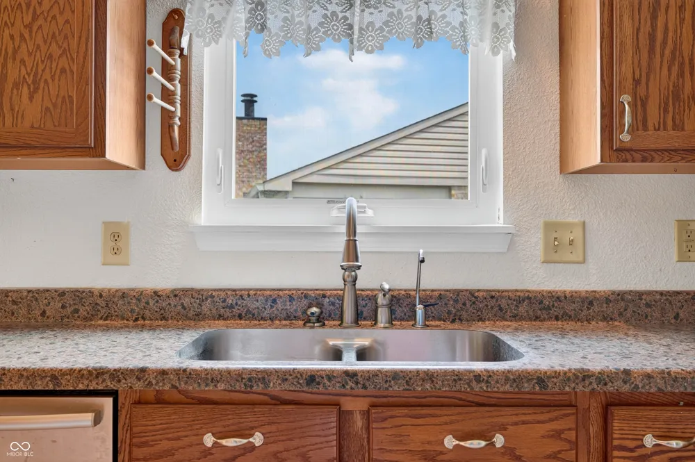 1240 Matthews Court Franklin, IN 46131