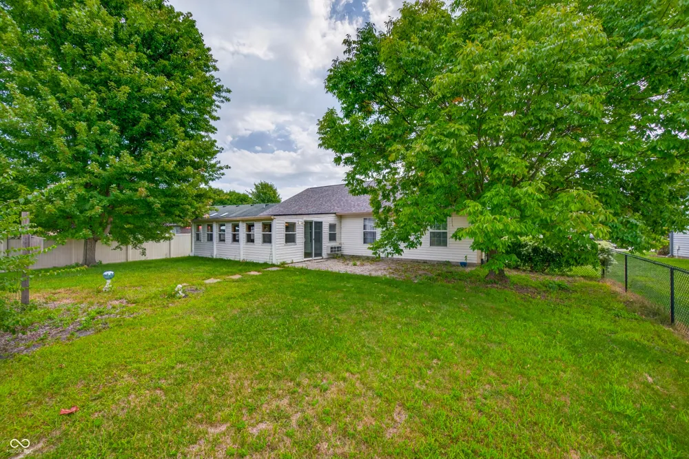 1240 Matthews Court Franklin, IN 46131